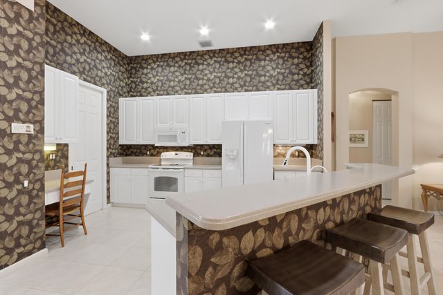 6778 Treves Way, Boynton Beach, FL 33437
