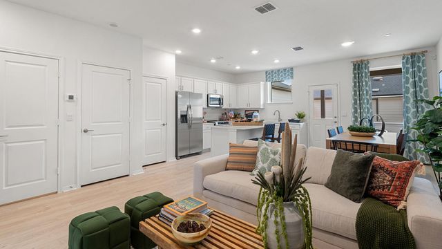 2508 Violet Theo LN, Round Rock, TX 78665