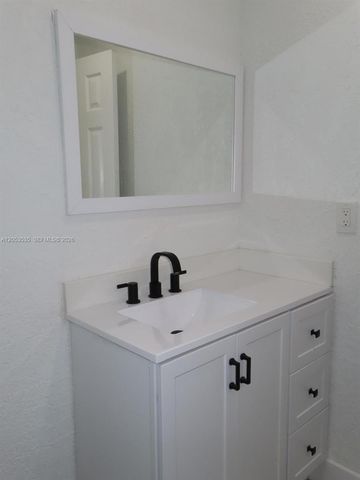 95 SW 17th Ter, Homestead, FL 33030