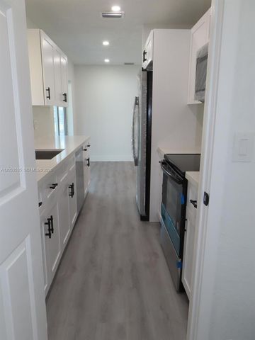 95 SW 17th Ter, Homestead, FL 33030