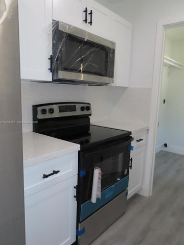 95 SW 17th Ter, Homestead, FL 33030