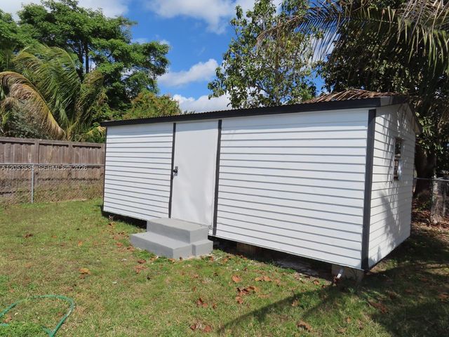 95 SW 17th Ter, Homestead, FL 33030