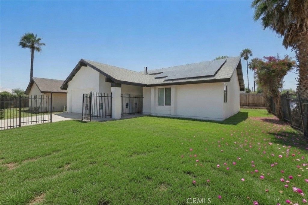 Image 2 of property listing at 3294 Roberds, San Bernardino, CA 92405