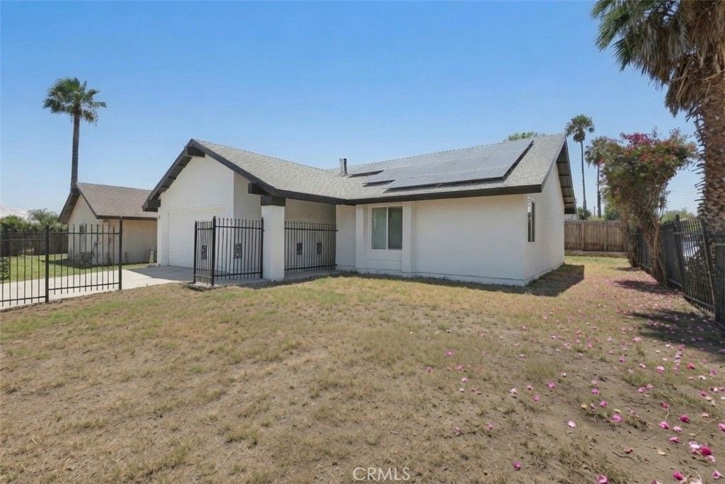 Image 3 of property listing at 3294 Roberds, San Bernardino, CA 92405