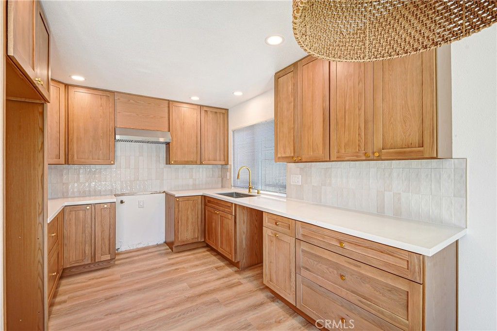 Image 7 of property listing at 3294 Roberds, San Bernardino, CA 92405