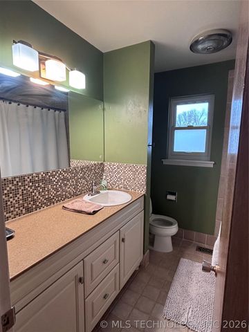 1868 E 57th Place, Tulsa, OK 74105