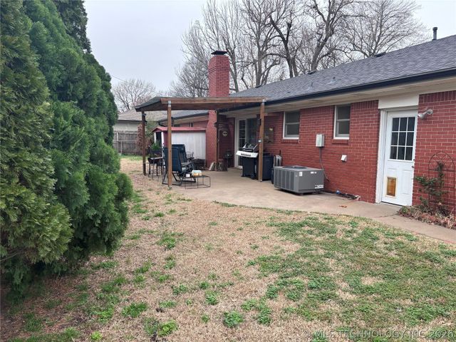 1868 E 57th Place, Tulsa, OK 74105