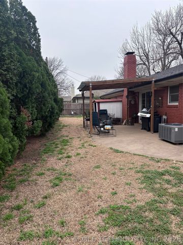 1868 E 57th Place, Tulsa, OK 74105