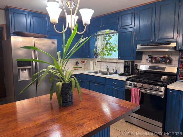 1868 E 57th Place, Tulsa, OK 74105