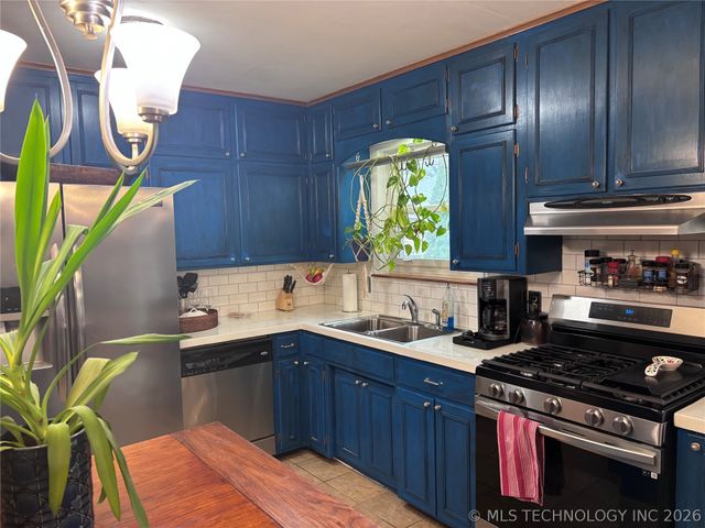 1868 E 57th Place, Tulsa, OK 74105