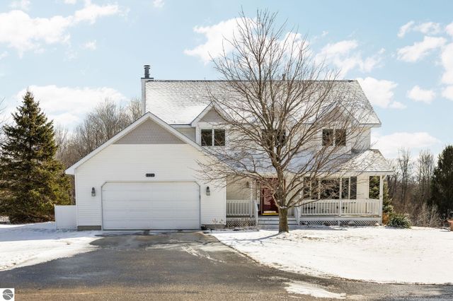 3605 Silver Farms Lane, Traverse City, MI 49684