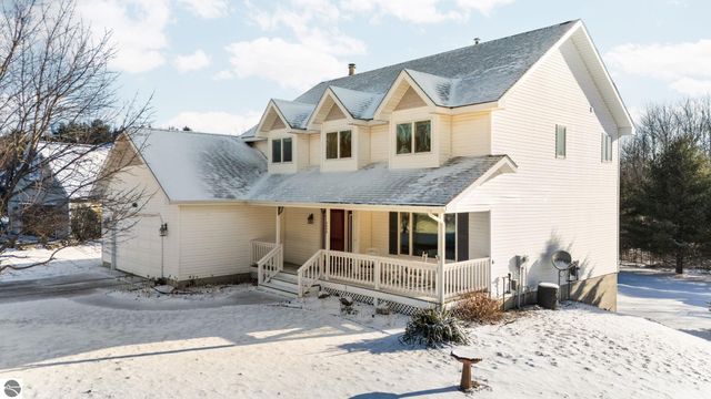 3605 Silver Farms Lane, Traverse City, MI 49684