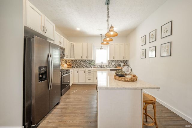 412 Academy Avenue, Spiceland, IN 47385