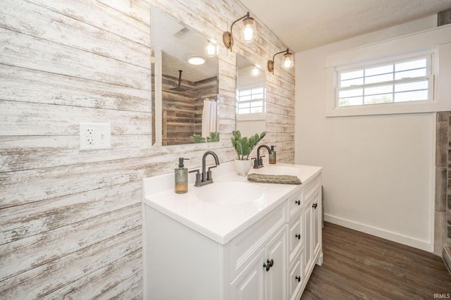 412 Academy Avenue, Spiceland, IN 47385