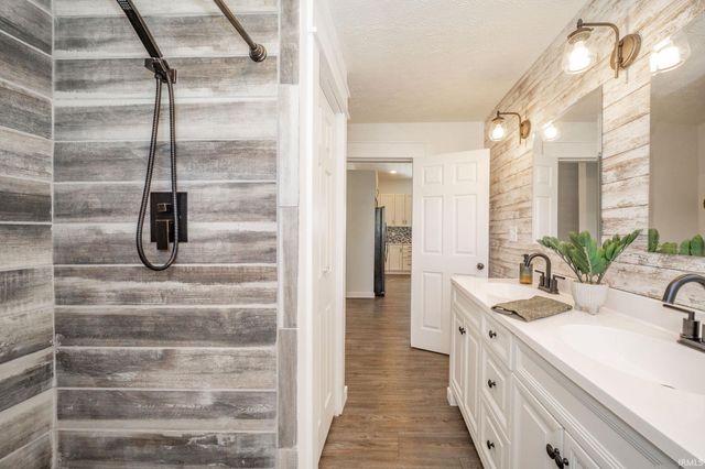 412 Academy Avenue, Spiceland, IN 47385