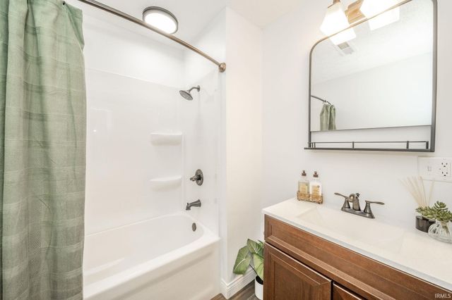 412 Academy Avenue, Spiceland, IN 47385