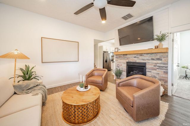 412 Academy Avenue, Spiceland, IN 47385