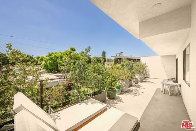4063 Huron Avenue, Culver City, CA 90232