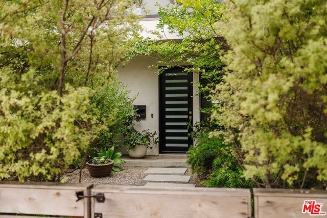 4063 Huron Avenue, Culver City, CA 90232