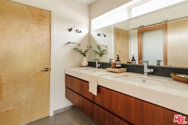 4063 Huron Avenue, Culver City, CA 90232