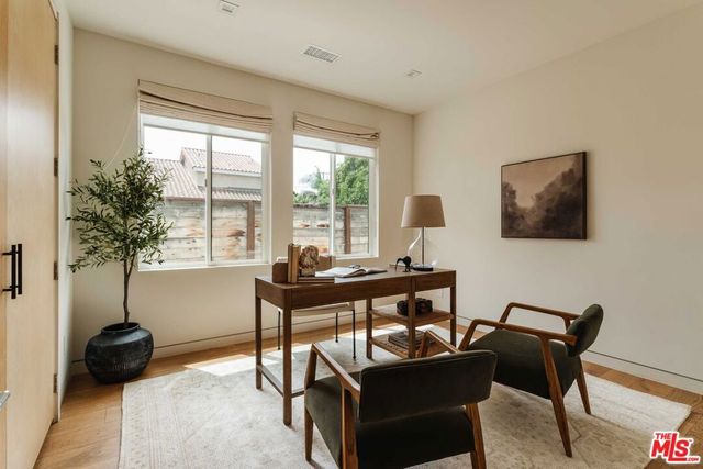 4063 Huron Avenue, Culver City, CA 90232