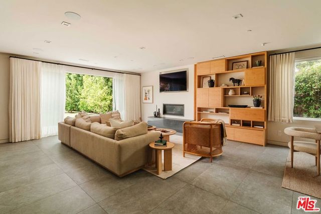4063 Huron Avenue, Culver City, CA 90232