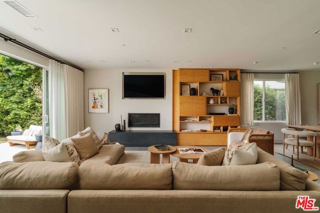 4063 Huron Avenue, Culver City, CA 90232