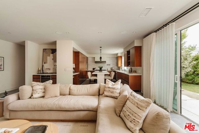 4063 Huron Avenue, Culver City, CA 90232
