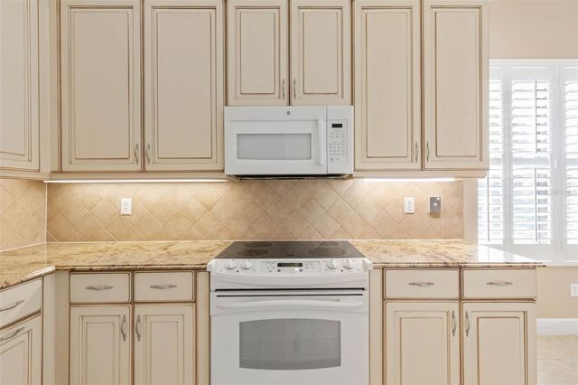 10 RIVER POINT DRIVE, Palm Coast, FL 32137