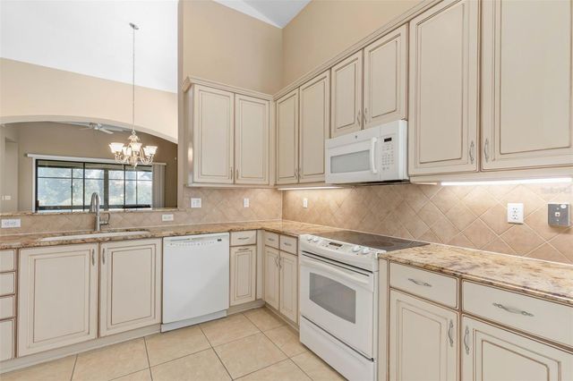 10 RIVER POINT DRIVE, Palm Coast, FL 32137