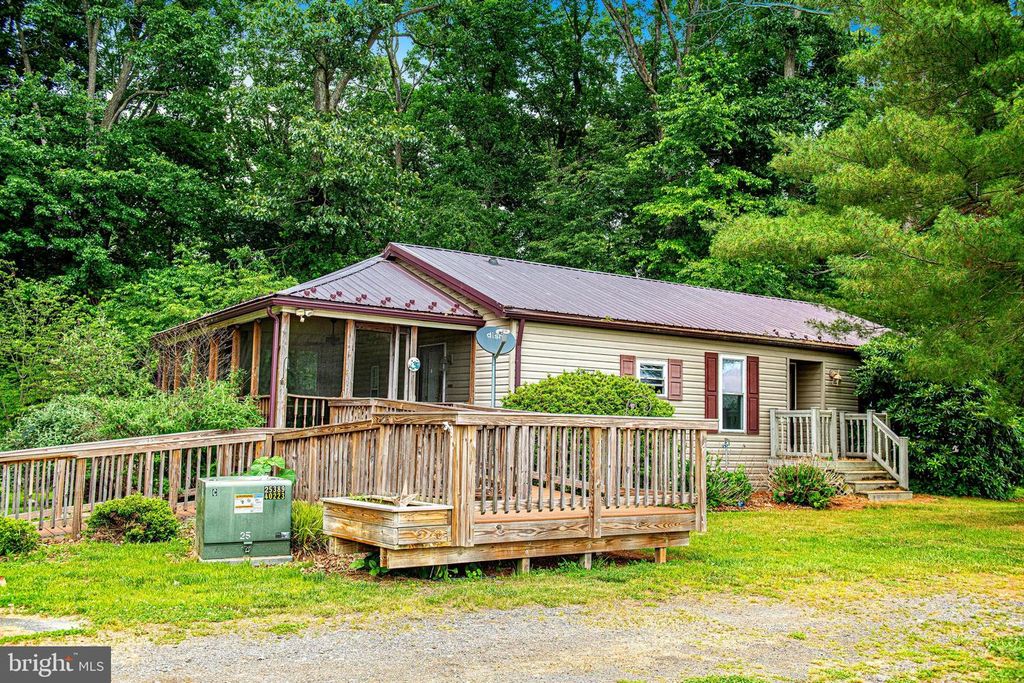Image 20 of property listing at 3531 MILLER RD, Street, MD 21154