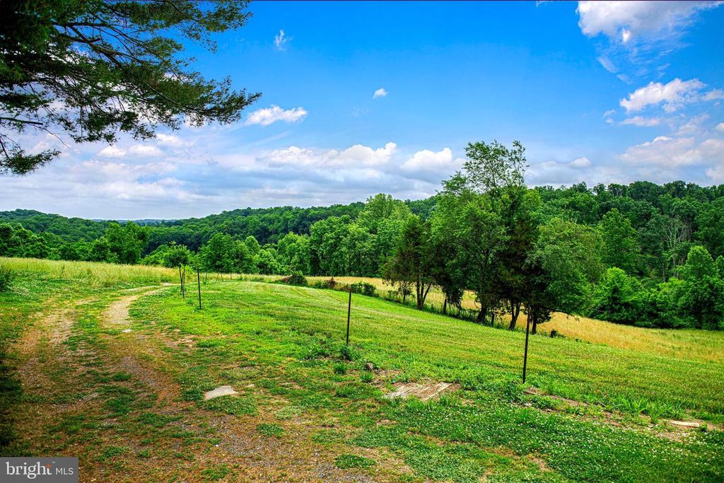 Image 37 of property listing at 3531 MILLER RD, Street, MD 21154