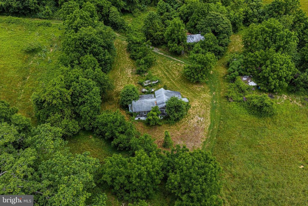 Image 40 of property listing at 3531 MILLER RD, Street, MD 21154