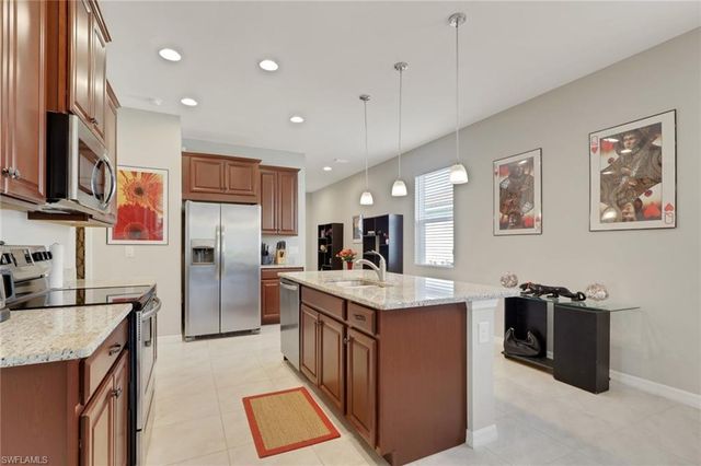 2112 Summersweet DR, Alva, FL 33920