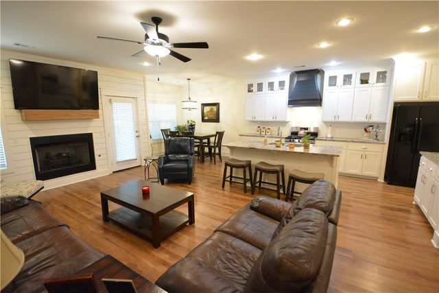1497 Counts Avenue, Springdale, AR 72764
