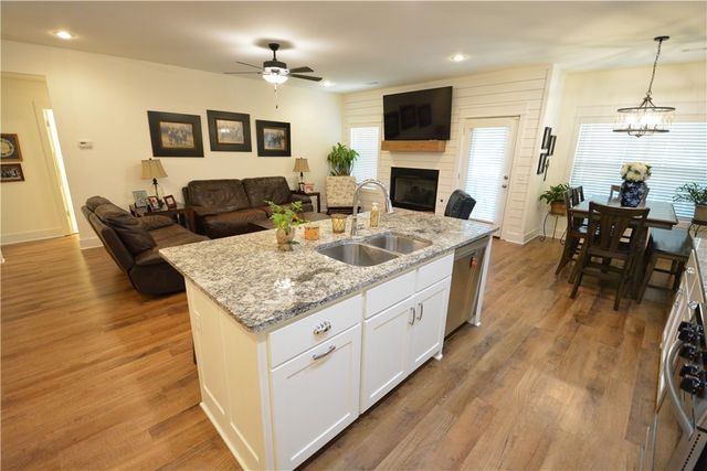 1497 Counts Avenue, Springdale, AR 72764