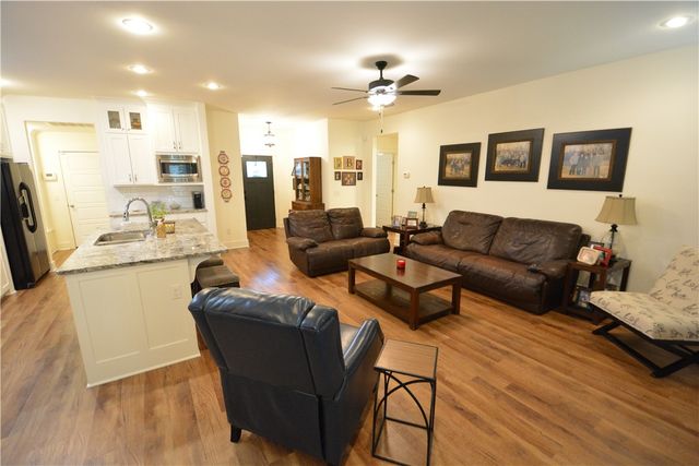 1497 Counts Avenue, Springdale, AR 72764