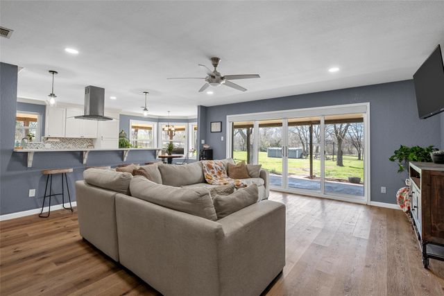 107 S Old Robinson Road, Robinson, TX 76706