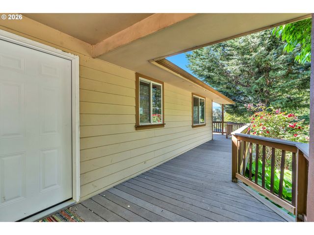 9743 Se TENINO Ct, Happy Valley, OR 97086