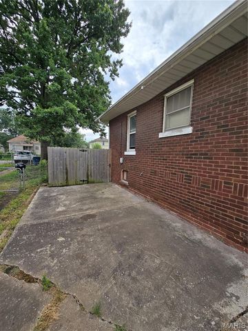 2424 Madison Avenue, Granite City, IL 62040