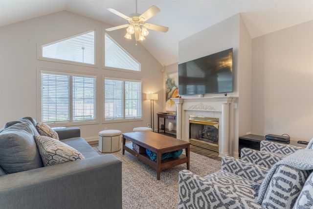 3233 Libbert Road, Newburgh, IN 47630