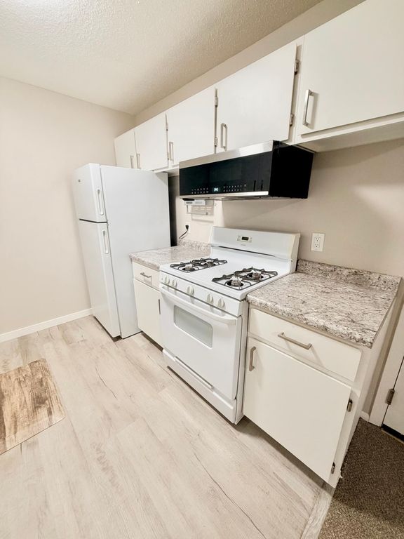 1601 N Innsbruck Drive 109, Fridley, MN 55432 — photo 3