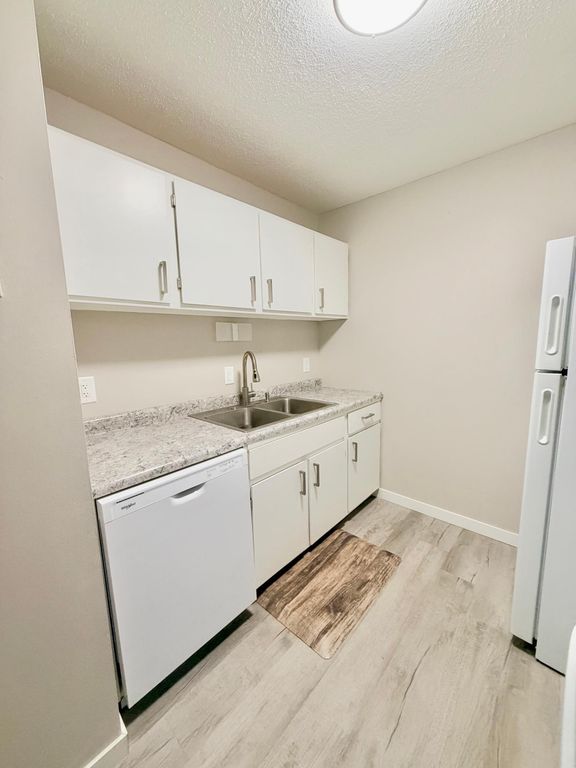 1601 N Innsbruck Drive 109, Fridley, MN 55432 — photo 4