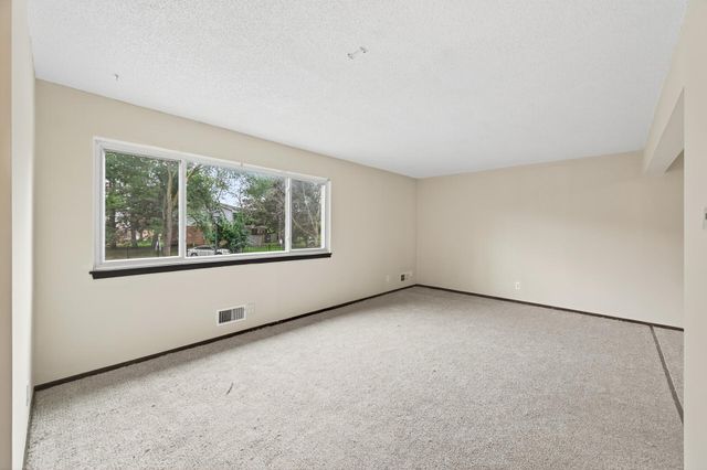 6618 Camden Drive, Brooklyn Center, MN 55430