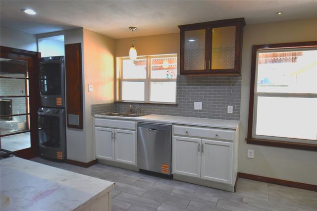 5602 Tallow Lane, Houston, TX 77021