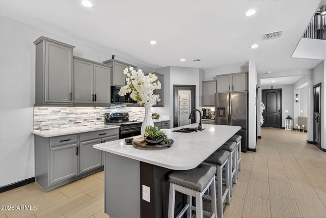 696 W WELSH BLACK Trail, San Tan Valley, AZ 85143