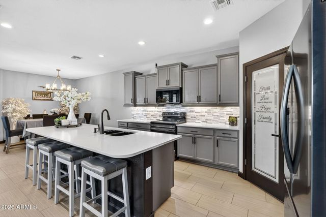 696 W WELSH BLACK Trail, San Tan Valley, AZ 85143