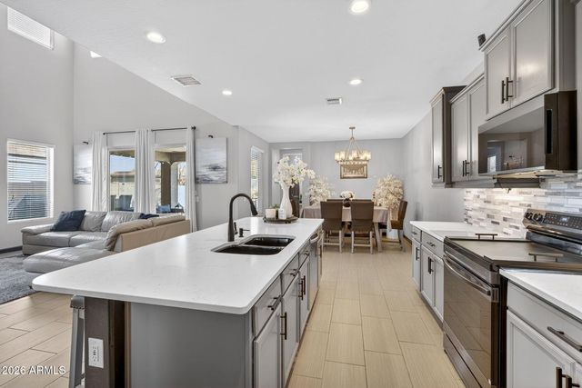 696 W WELSH BLACK Trail, San Tan Valley, AZ 85143