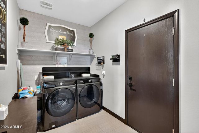 696 W WELSH BLACK Trail, San Tan Valley, AZ 85143