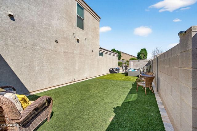 696 W WELSH BLACK Trail, San Tan Valley, AZ 85143